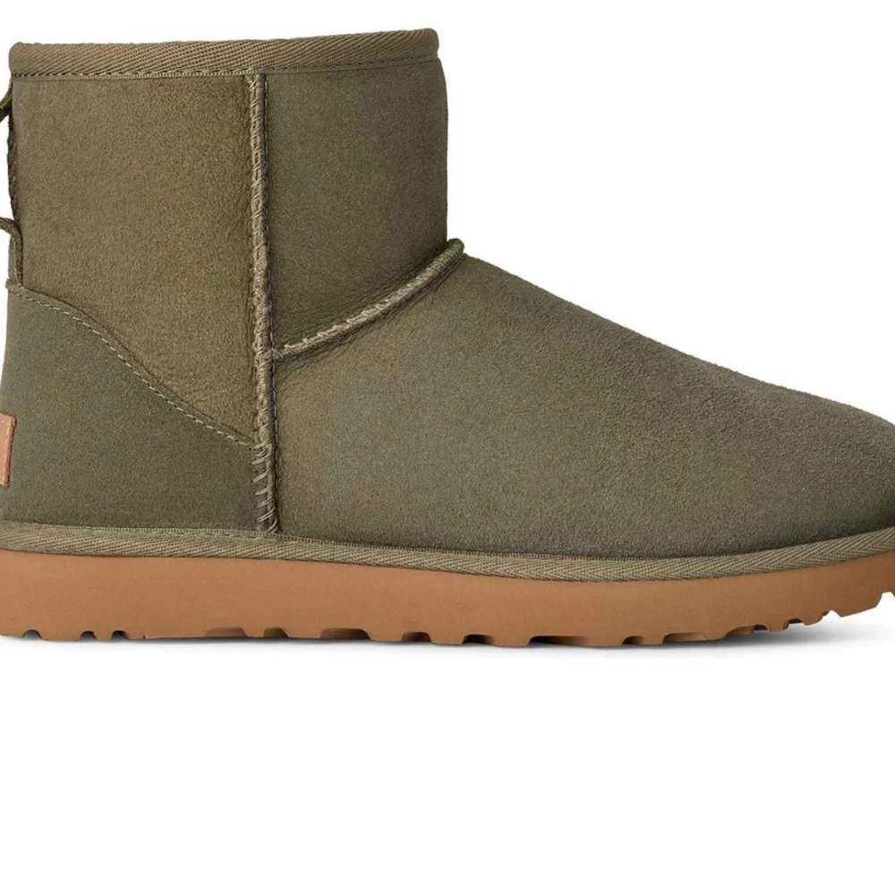 UGG® Women's Classic II Pull On Mini Boots